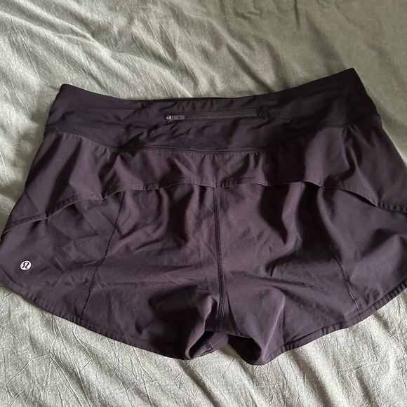 Lululemon Speedup High Rise 4in Shorts - Picture 4 of 4